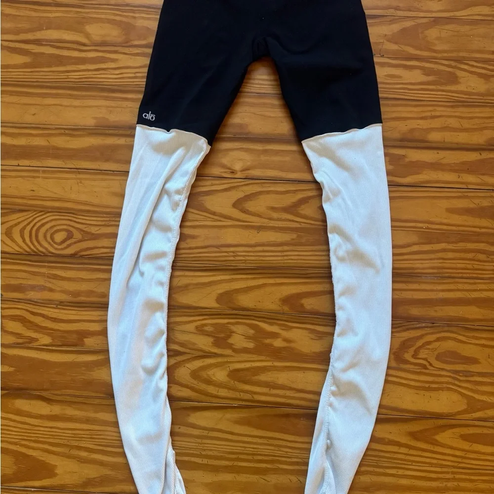ALO Yoga Black and White Ribbed Goddess Leggings - Picture 2 of 4